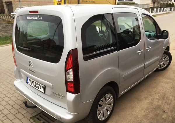Citroen Berlingo cena 33900 przebieg: 145000, rok produkcji 2015 z Gościno małe 191